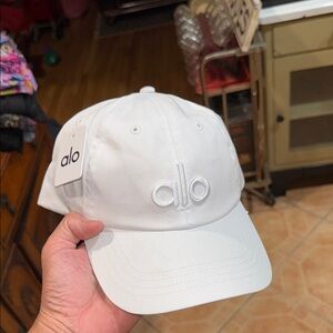 NWT ALO Yoga Hat cap